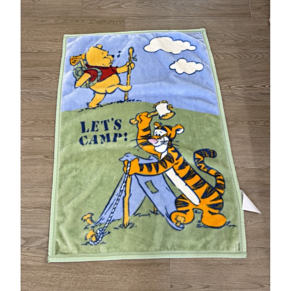 Vtg Disney Winnie the Pooh & Tigger Camping Fleece Polyester Crib Blanket